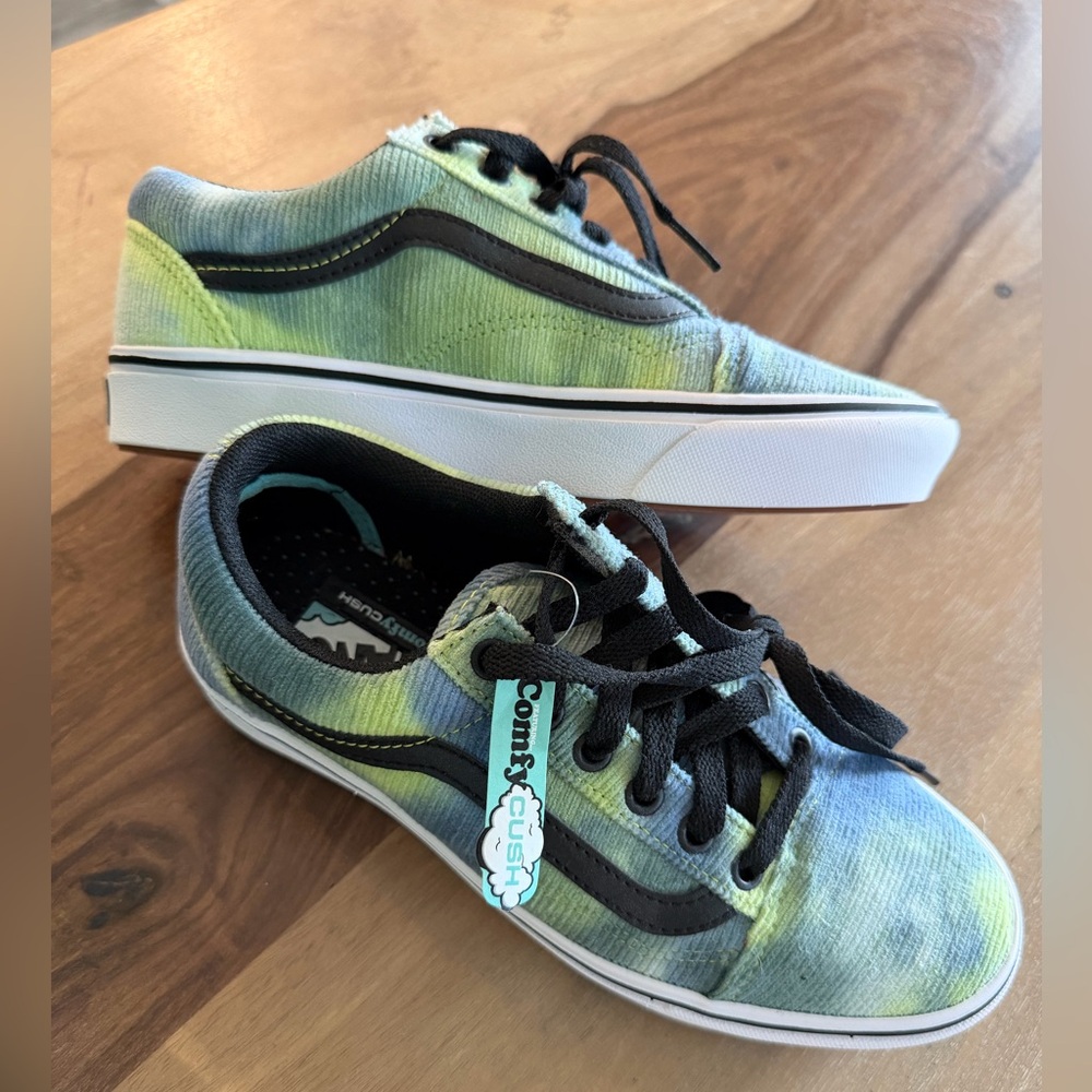 Vans ComfyCush Old Skool Corduroy Tie Dye Sneakers Size 7 NWT